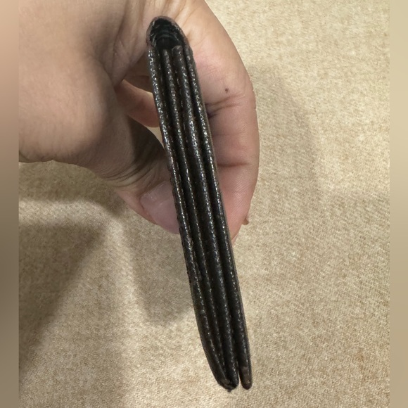 BURBERRY Grayish Brown Leather Folding Card Case (Barely Used) - Picture 11 of 17